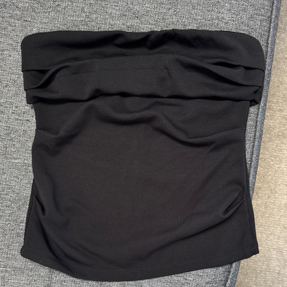 Chic Black Strapless Crop Top